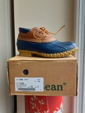 L L. Bean Tan and Bright Navy Blue Bean Boots Gum Shoes Size 7 - FITS SIZE 8